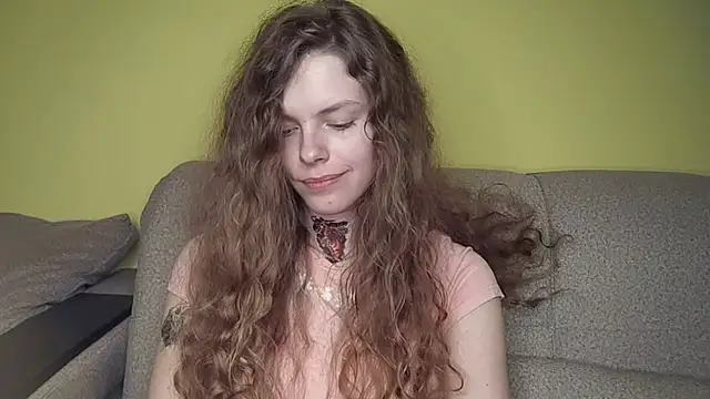 RayaNenlia's Live XXX Chat