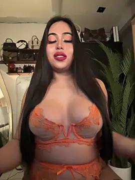 Pertunjukan Kamera Web BigDominaMia