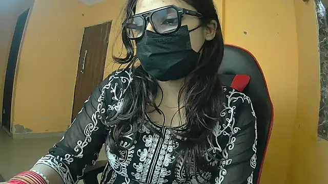 callmeshreya's Live XXX Chat