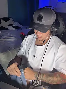 AngelLatinBoy webkamerás műsora