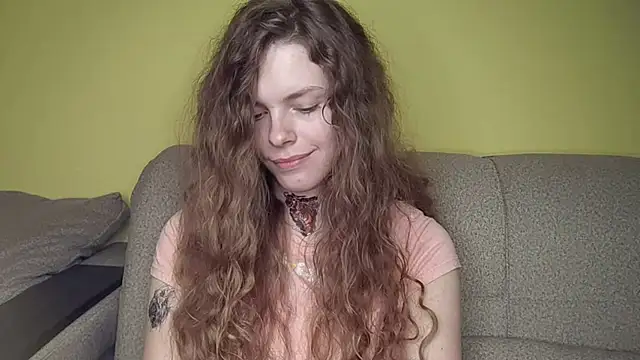 Chatroom XXX en direct de RayaNenlia