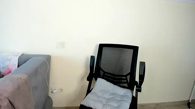 XXX chat uživo modela ElleLuv_