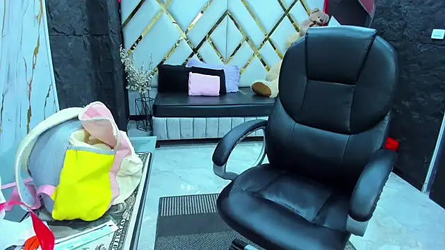 Paris_Petit's Live XXX Chat