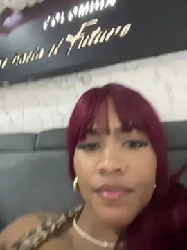 riri_brunnete's Live XXX Chat