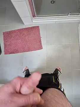 kisbiro77777: διαδικτυακό σόου στην κάμερα