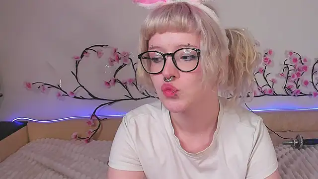 Show modela EdythElswick na web-kameri