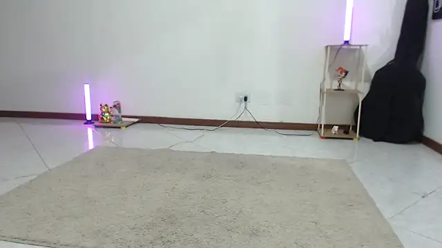 charlottezoe15 – Naživo XXX chat