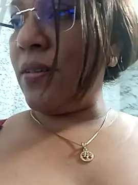 Queen_Annie3 – Naživo XXX chat