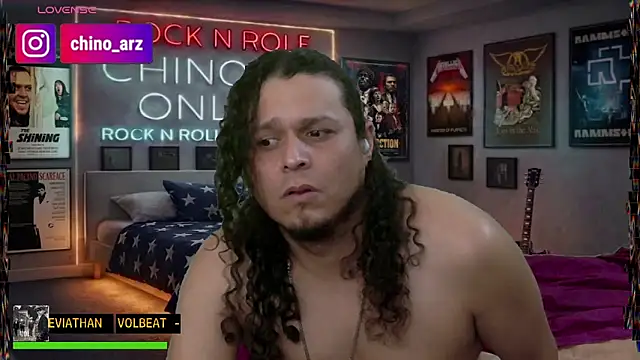 Pokazy przed kamerką – chino_roz