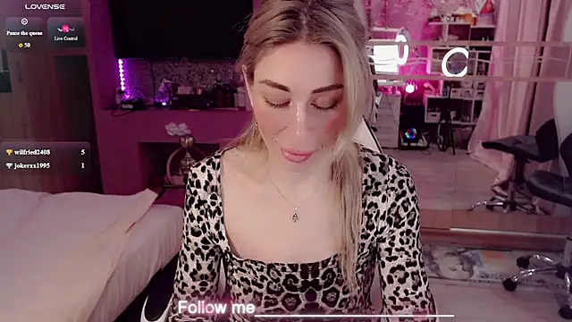 Chatroom XXX en direct de AnnieGOld_