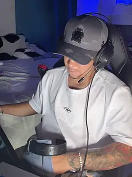 AngelLatinBoy webkamerás műsora