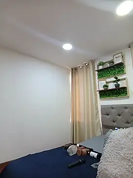 sasi_luna's Live XXX Chat