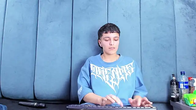 Megan_Thompson_ Live XXX-Chat