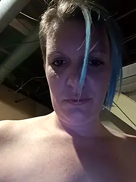 DeziBaby1087's Webcam Show