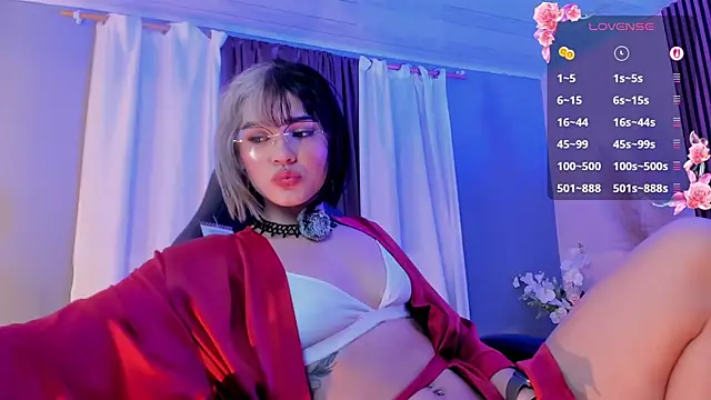 La_Diabla_111_: онлайн-секс-чат