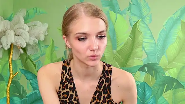 4example_Chloe Live XXX-Chat