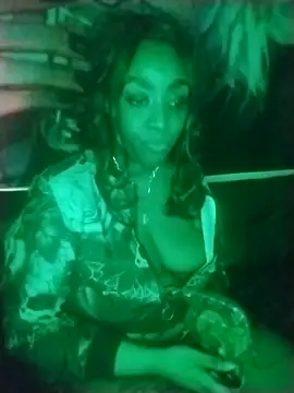 VenezuelaLuxeNoir: онлайн-секс-чат