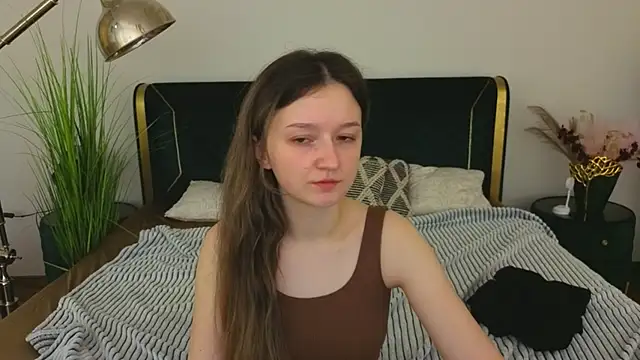 Chatroom XXX en direct de CyrenaLuxe