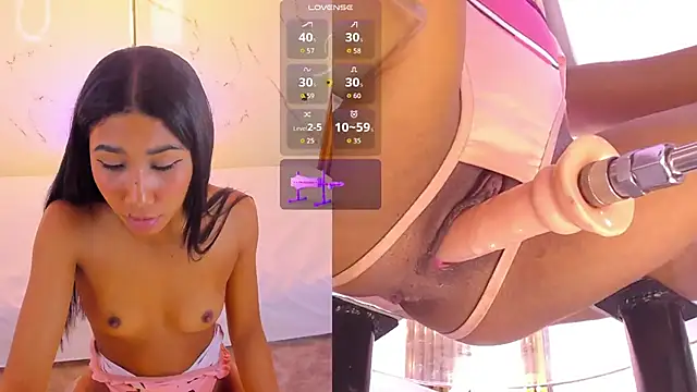 XXX chat uživo modela CandyRouse__