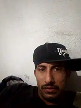 Tu_ChicoMalo22CMのライブXXXチャット