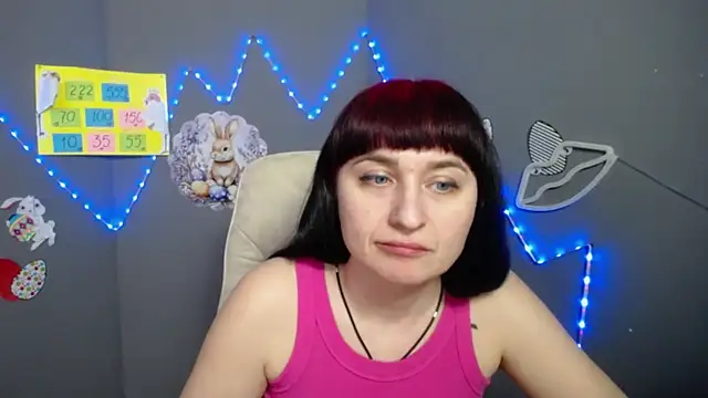 NinaFlawleesのライブXXXチャット