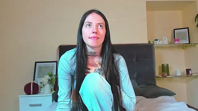 AdrianaCult: απευθείας συνομιλία ΧΧΧ