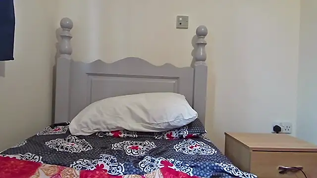 Bobtail_Formal Show in webcam