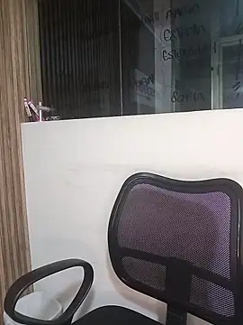 Valk_submissive's Live XXX Chat