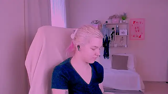 Hot_Blonda Adlı Modelin Canlı XXX Sohbeti