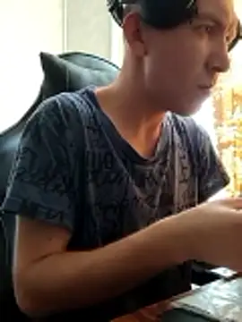 _uncle_Mitya-43_: διαδικτυακό σόου στην κάμερα