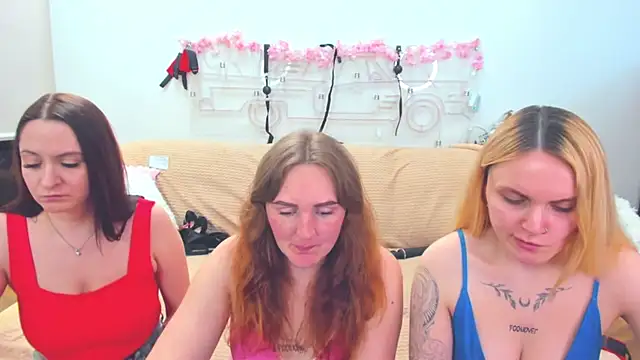 XXX chat uživo modela MagicEyess