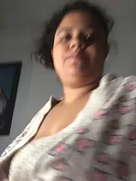 Chat +18 de luisahot_9727 ao vivo