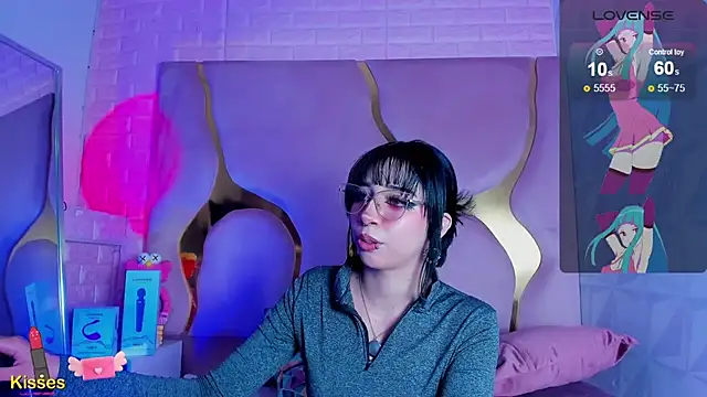 NaniiSisy's Live XXX Chat