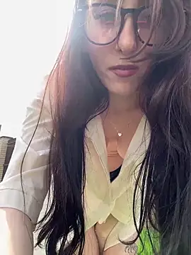 FlexboxDoll's Live XXX Chat