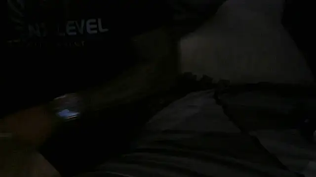 crassanova: διαδικτυακό σόου στην κάμερα