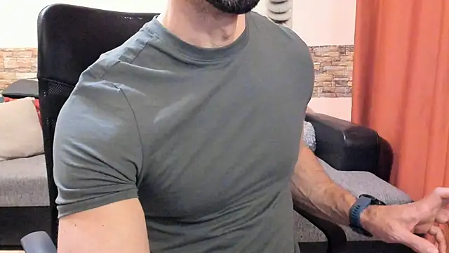 Онлайн чат XXX HotHunkTrainer