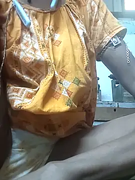 Sweet-runi Show in webcam