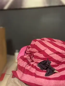 SEXaddictCANDY10 Adlı Modelin Canlı XXX Sohbeti