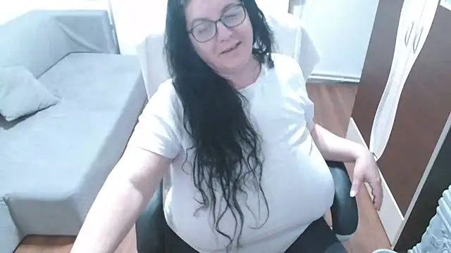 Chat +18 de mayabbw50tits ao vivo