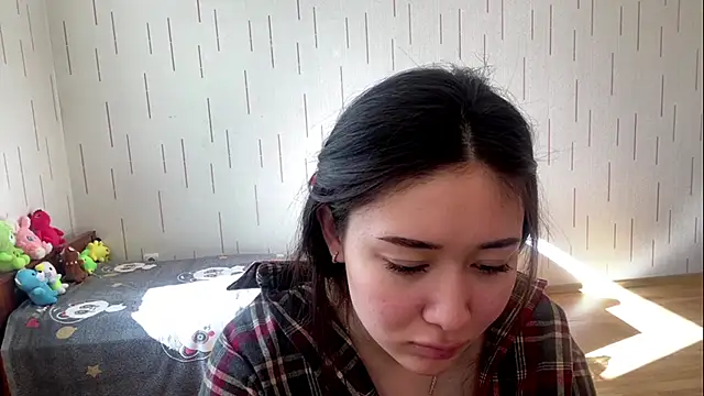 YourMiIa: απευθείας συνομιλία ΧΧΧ