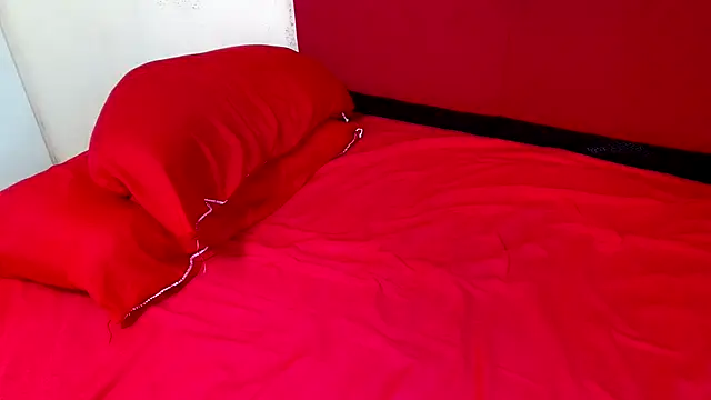 HugeTitisxx's Webcam Show