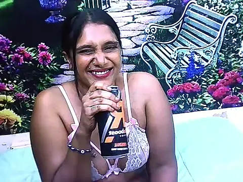 IndianSexyLady20 live XXX chat