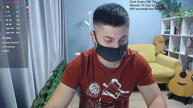 Tomguys: онлайн-секс-чат