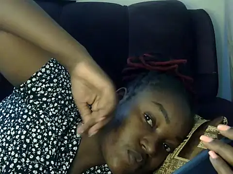 Pokazy przed kamerką – Sexy-suzy