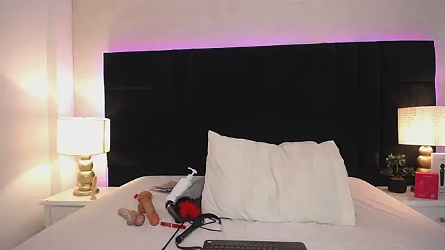 laila_stilwiills' Live XXX Chat