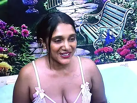 Chatroom XXX en direct de IndianSexyLady20