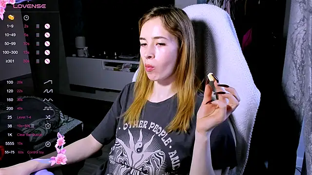 ZoyaMill's Live XXX Chat