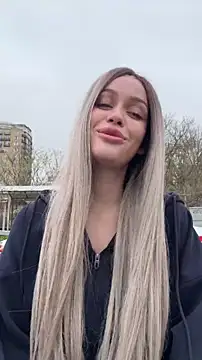 KikiWatson Adlı Modelin Canlı XXX Sohbeti