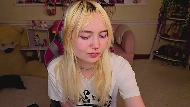 Iris_Ivory Adlı Modelin Canlı XXX Sohbeti