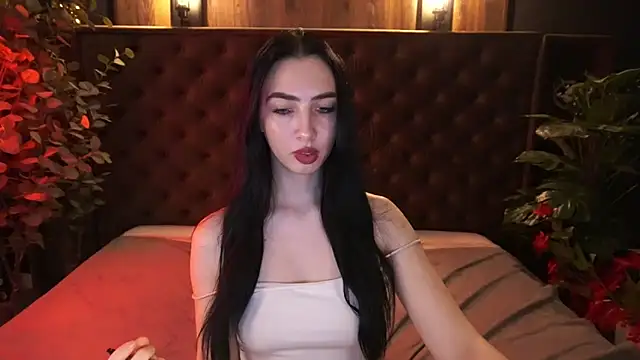 XXX chat uživo modela WildKittenX_